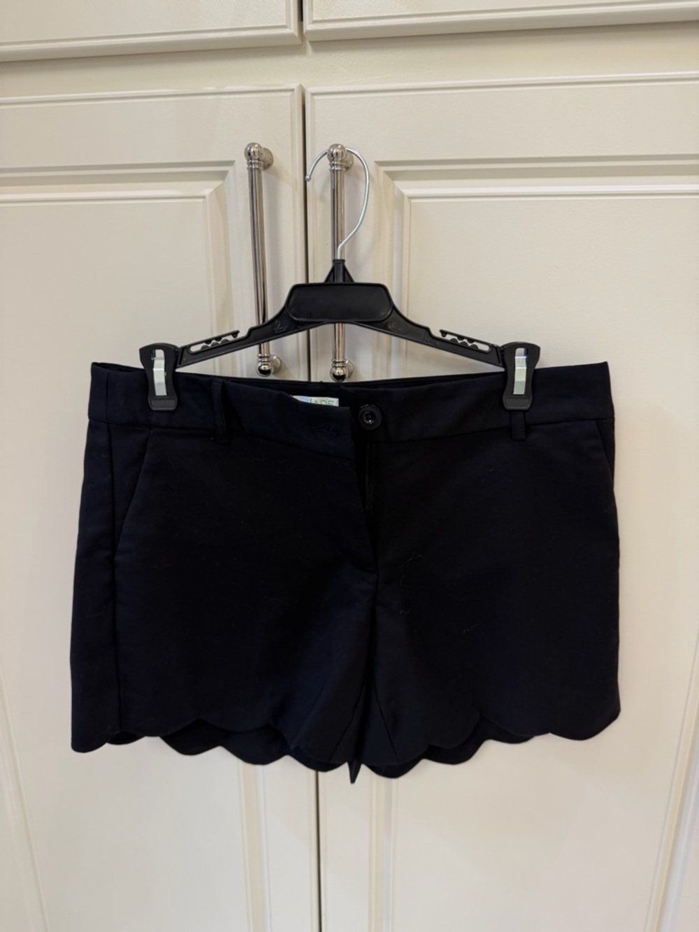 JADE by Melody Tam Black Scalloped
Shorts Size 4